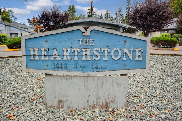 view of community / neighborhood sign