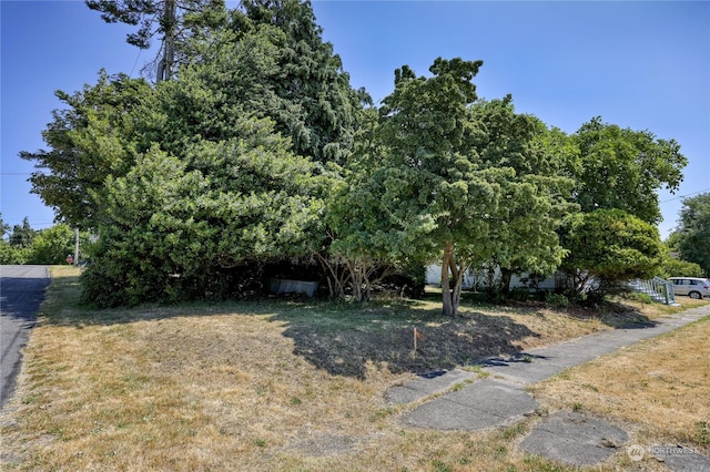 Listing photo 3 for 828 Van Buren St, Port Townsend WA 98368