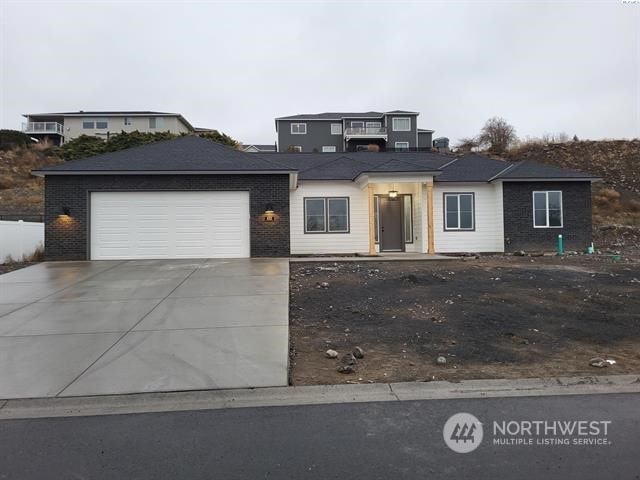 view of front of home featuring a garage