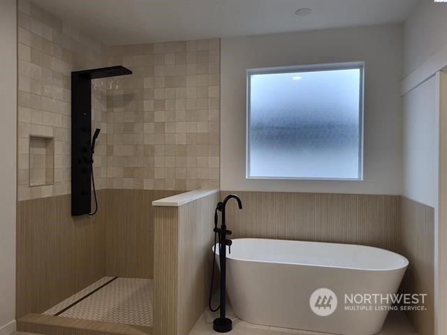 433 SE Stacy Dr, Moses Lake, WA 98837 - bathroom with separate shower and tub