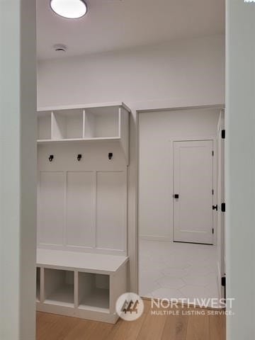 433 SE Stacy Dr, Moses Lake, WA 98837 - mudroom with light wood-type flooring