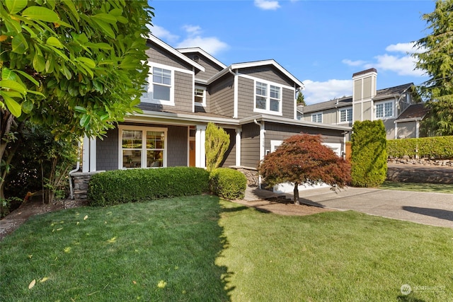 view of front facade with a front yard