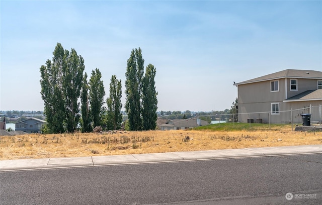 Listing photo 3 for 917 W Windrose Dr, Moses Lake WA 98837