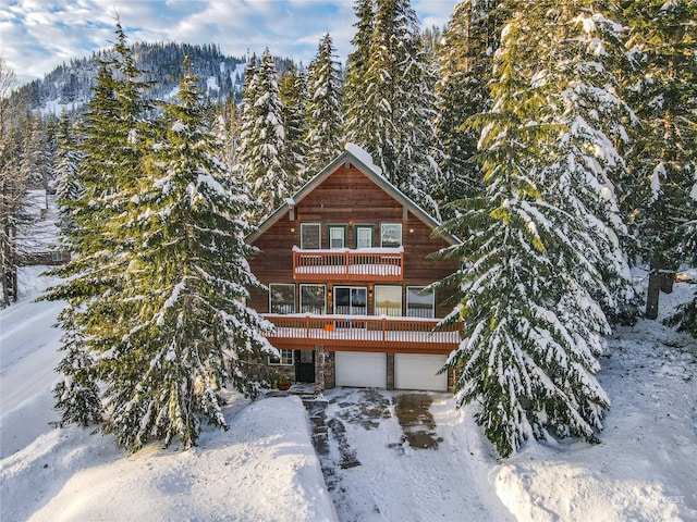 view of front of house with a garage