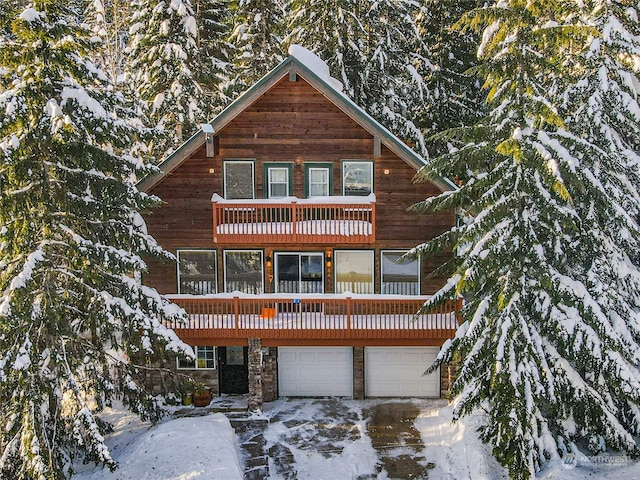 front of property featuring a garage