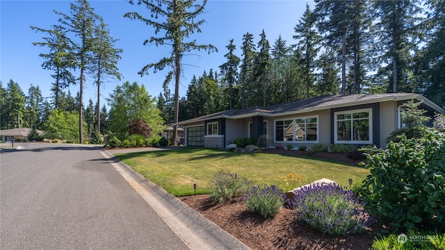 ranch-style house with a front yard