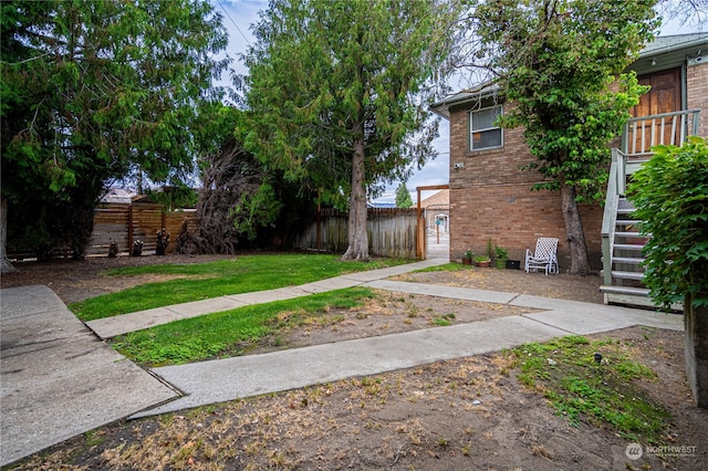 view of yard with a patio