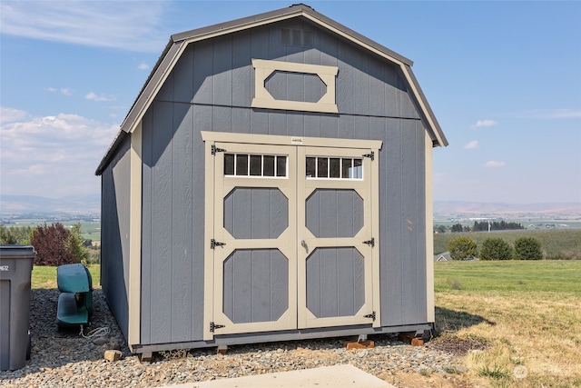 view of outbuilding