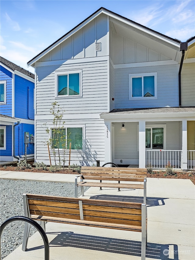 view of front of house featuring a porch