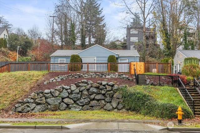 view of yard with a garage