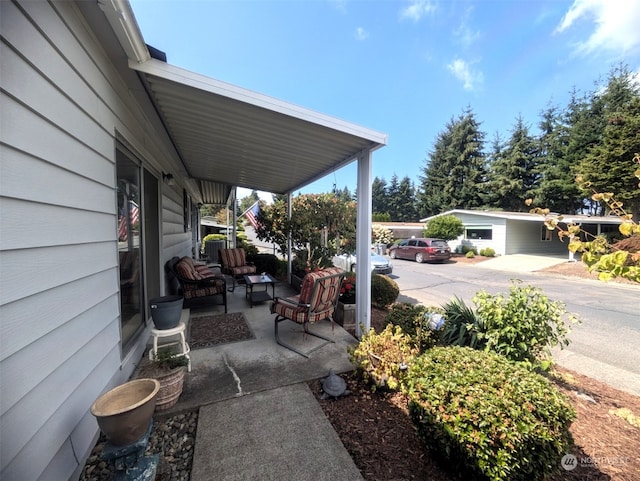 view of patio featuring an outdoor hangout area