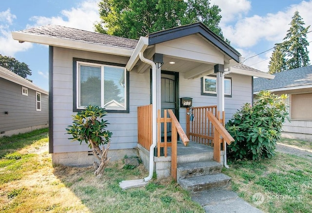317 2nd Ave NW, Kelso, WA 98626 - bungalow with a shingled roof