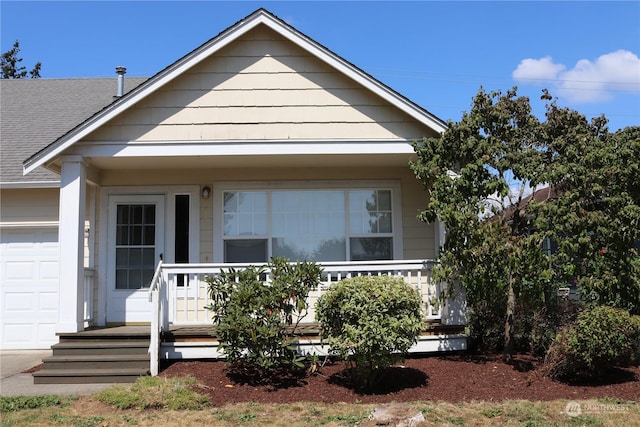 view of front of house featuring covered porch