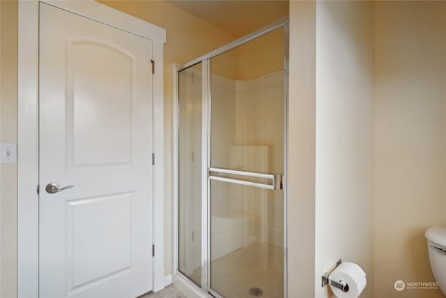 403 N I St, Tacoma, WA 98403 - bathroom with toilet and a stall shower