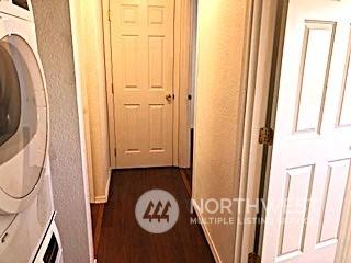 12602 NE 118th St, Kirkland, WA 98034 - corridor featuring washer / dryer