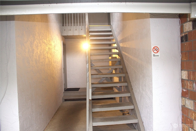 12602 NE 118th St, Kirkland, WA 98034 - staircase with concrete floors