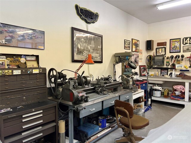 580 N Dunlap Ave, Sequim, WA 98382 - miscellaneous room with a workshop area and finished concrete flooring
