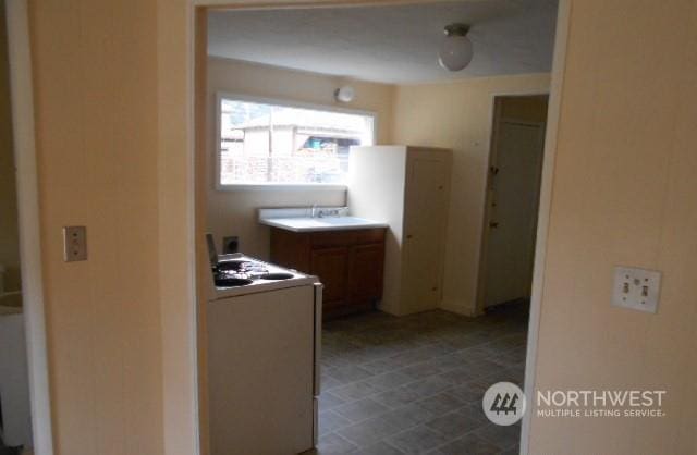 kitchen with washer / dryer