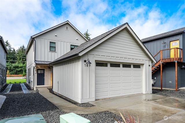 view of front of house featuring a garage