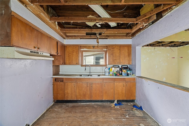 kitchen featuring sink