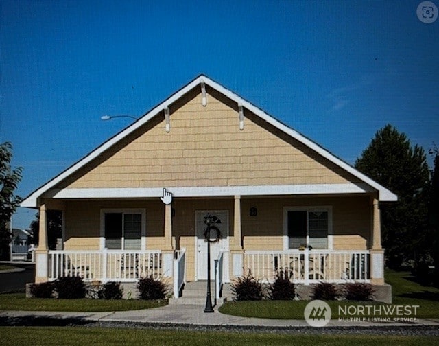 view of front of home featuring a porch