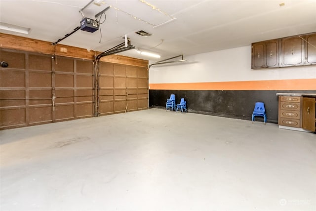 17407 36th Ave E, Tacoma, WA 98446 - garage featuring a garage door opener