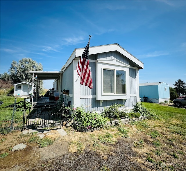 exterior space featuring a yard