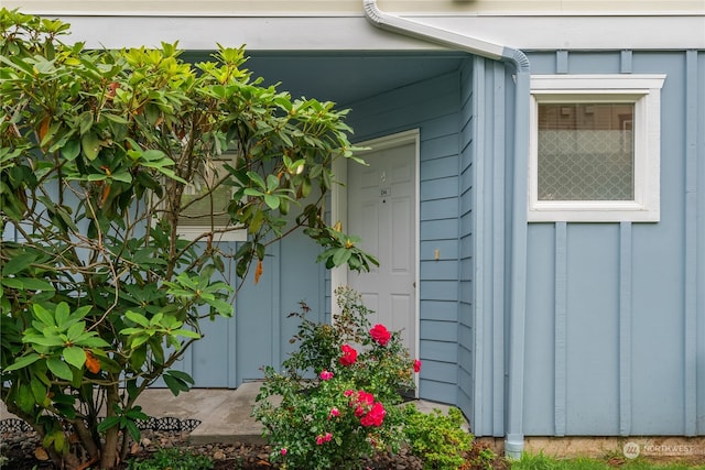 view of doorway to property