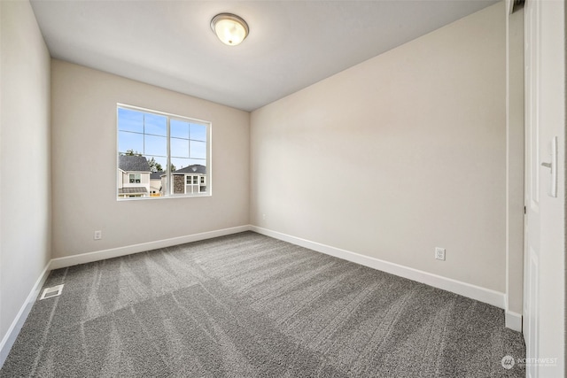 unfurnished room with carpet