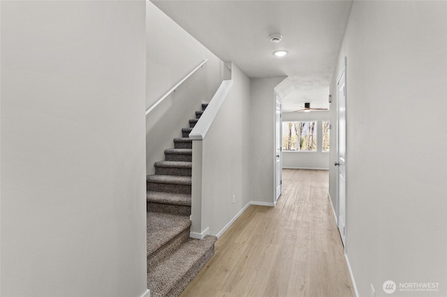 518 Chinook Winds Ln, Tieton, WA 98947 - corridor featuring light wood-style floors, stairway, and baseboards