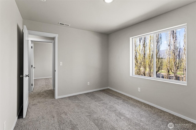 518 Chinook Winds Ln, Tieton, WA 98947 - empty room featuring baseboards, visible vents, and carpet floors
