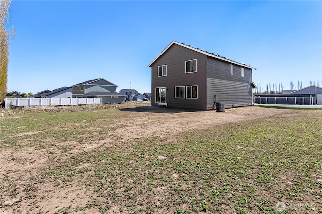 518 Chinook Winds Ln, Tieton, WA 98947 - back of house with cooling unit and fence