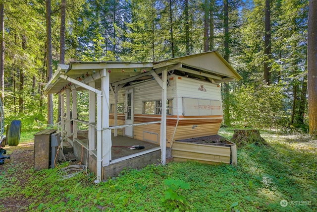 view of outbuilding