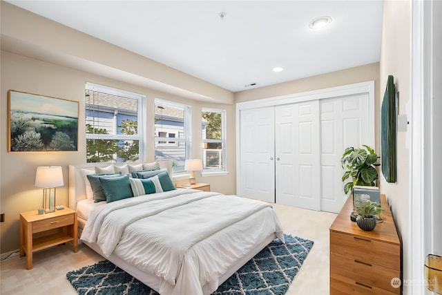 bedroom featuring a closet