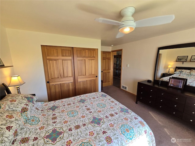 538 Canal Dr NE, Ocean Shores, WA 98569 - carpeted bedroom featuring ceiling fan, a closet, and visible vents