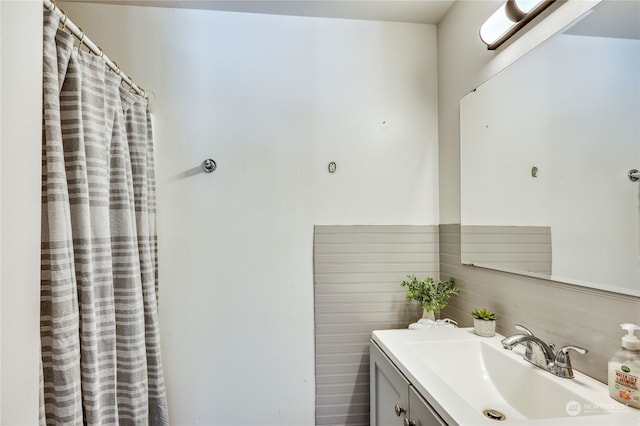 bathroom featuring vanity