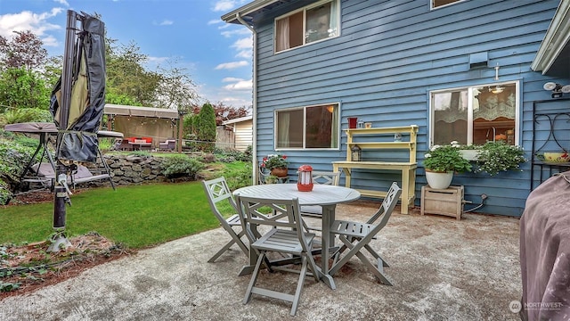 3307 SW 331st St, Federal Way, WA 98023 - view of patio with fence and outdoor dining area