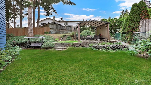 view of yard featuring a pergola