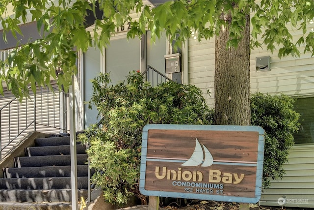 view of community / neighborhood sign