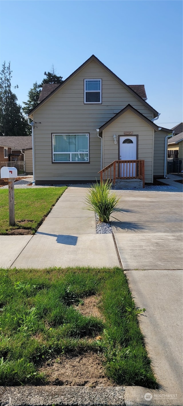 view of front of property