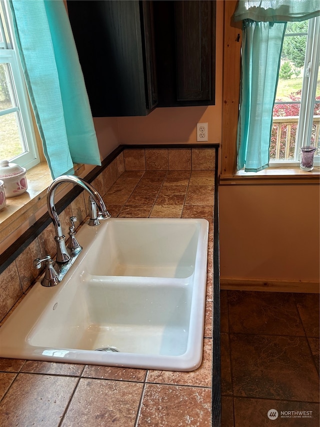 room details featuring sink