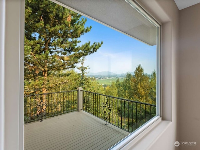 balcony featuring a mountain view