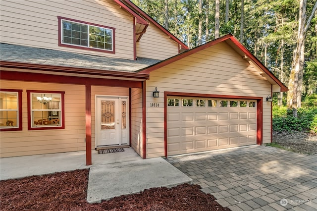 view of front facade with a garage