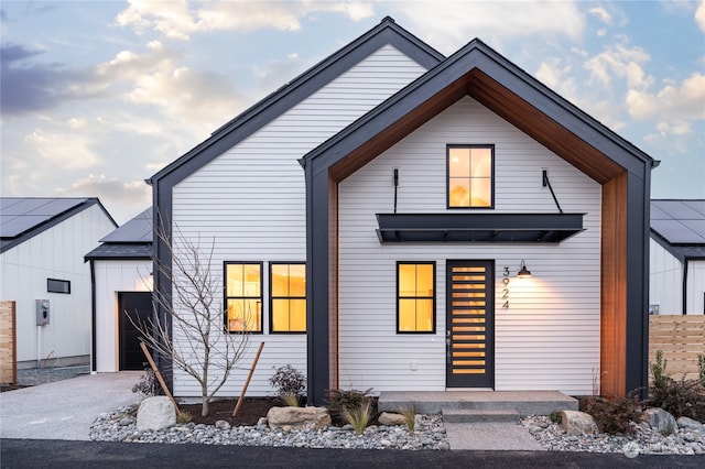 view of modern farmhouse style home