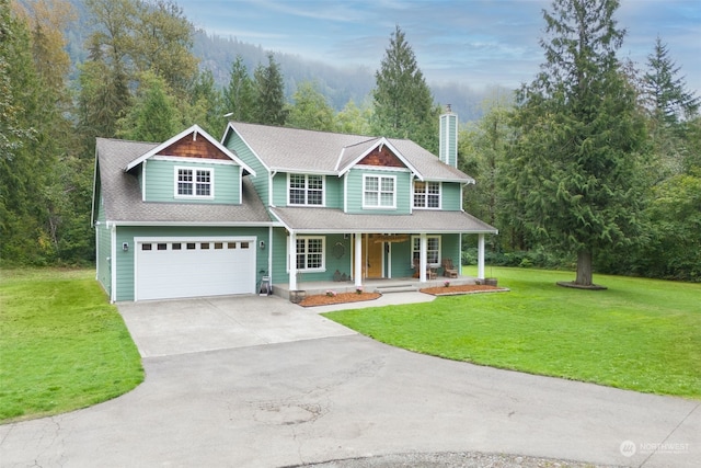 view of front facade featuring a front lawn and a porch