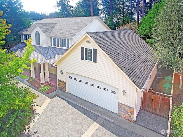 view of front facade featuring a garage