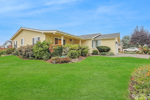 exterior space featuring a lawn