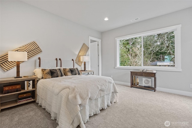 bedroom with baseboards, visible vents, carpet flooring, and recessed lighting