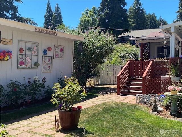view of yard featuring fence