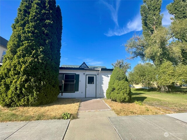 206 E Main St, Coulee City, WA 99115 - photo 1